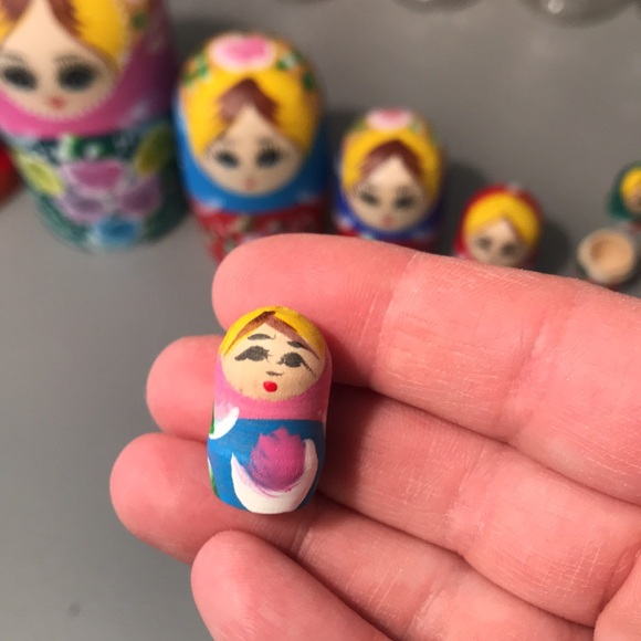 Russian Nesting Dolls Matryoshka (7 piece set) wooden hand painted - Picture 13 of 16